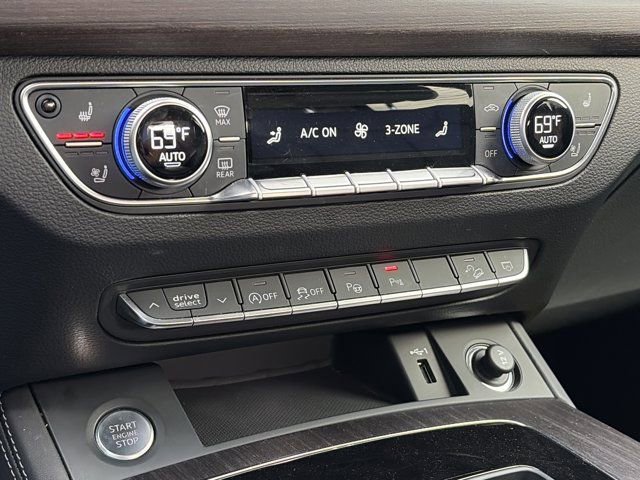 Used 2024 Audi Q5 2.0T Prestige w/ Prestige Package image 15