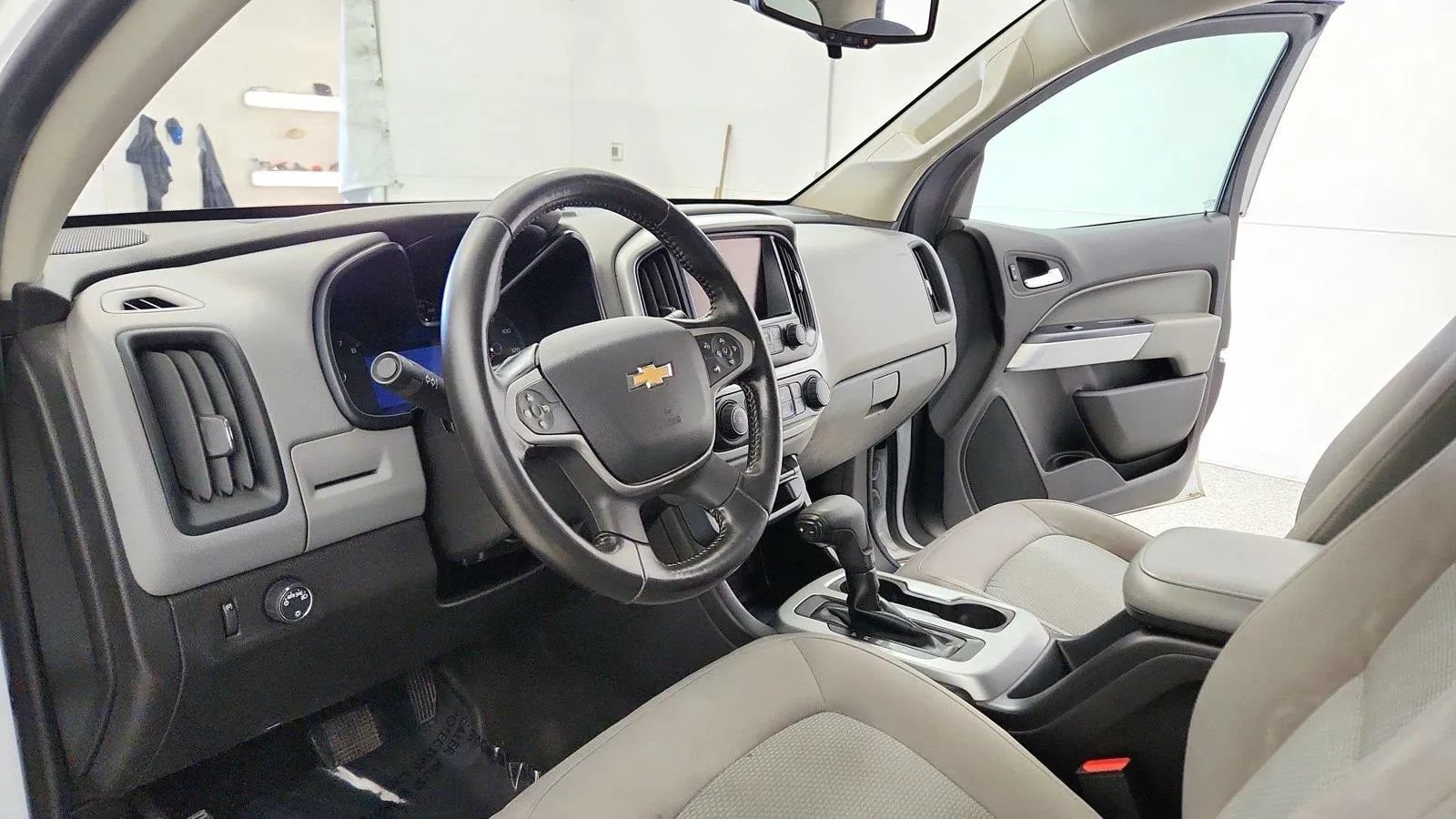 Used 2018 Chevrolet Colorado LT RWD image 14