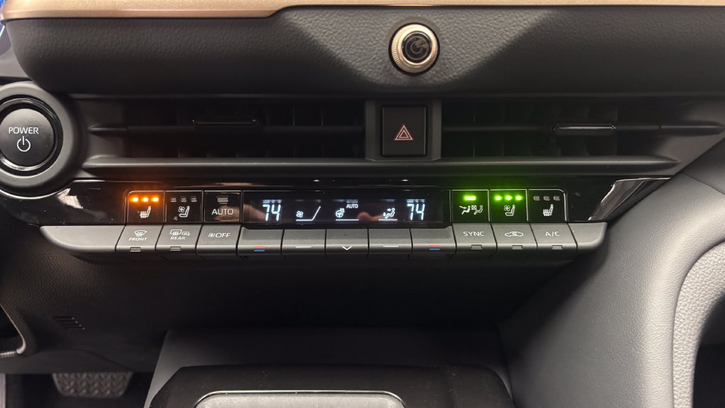 Certified 2025 Toyota Crown Signia AWD/4WD image 23