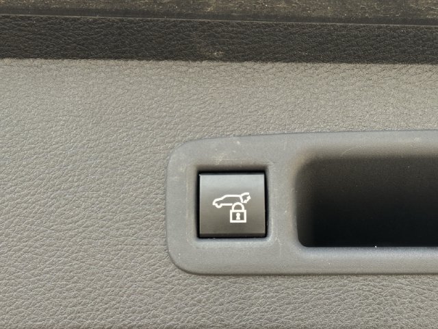Used 2025 Toyota Sienna XLE FWD image 36