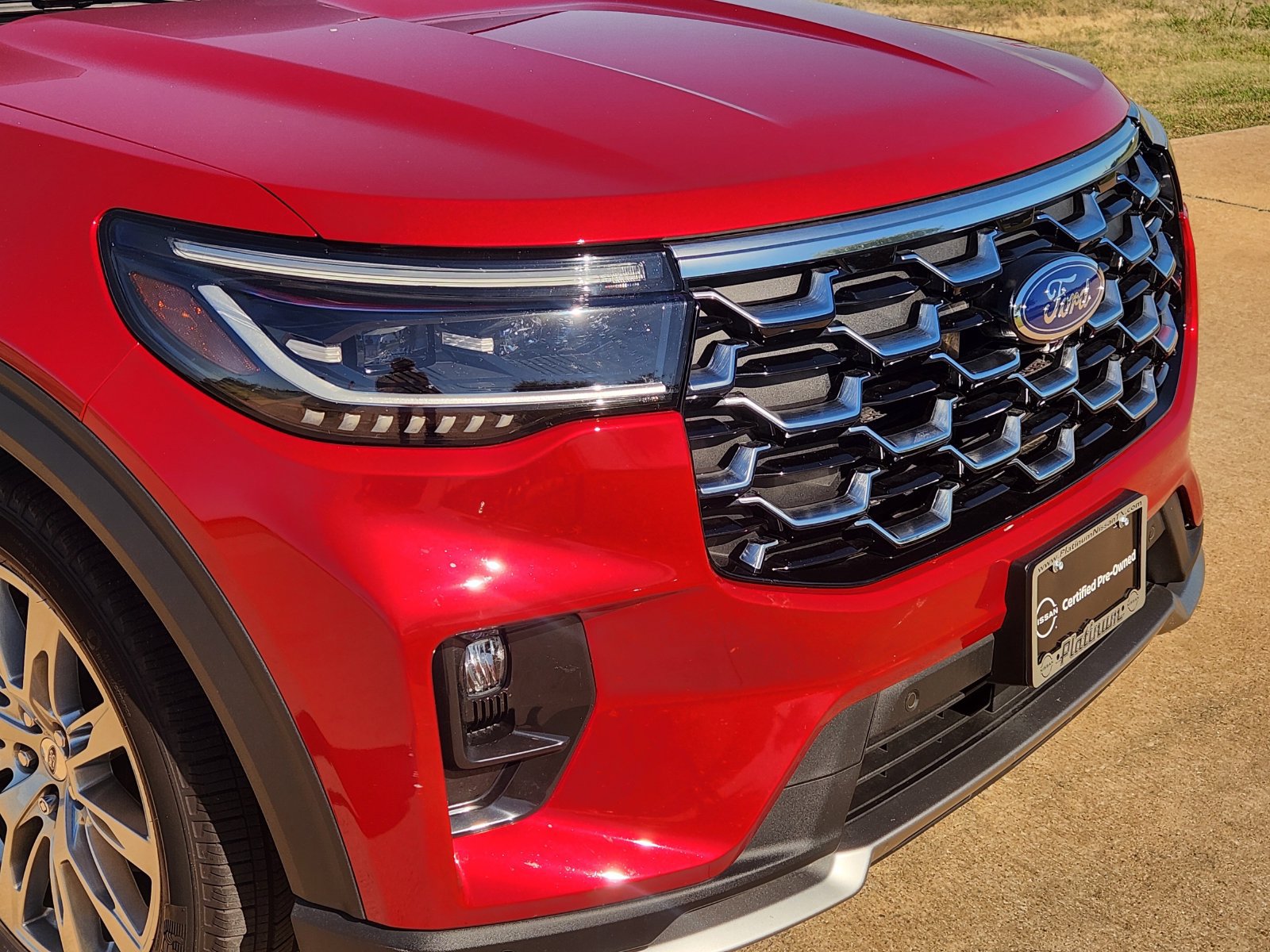 Used 2026 Ford Explorer Platinum RWD image 12
