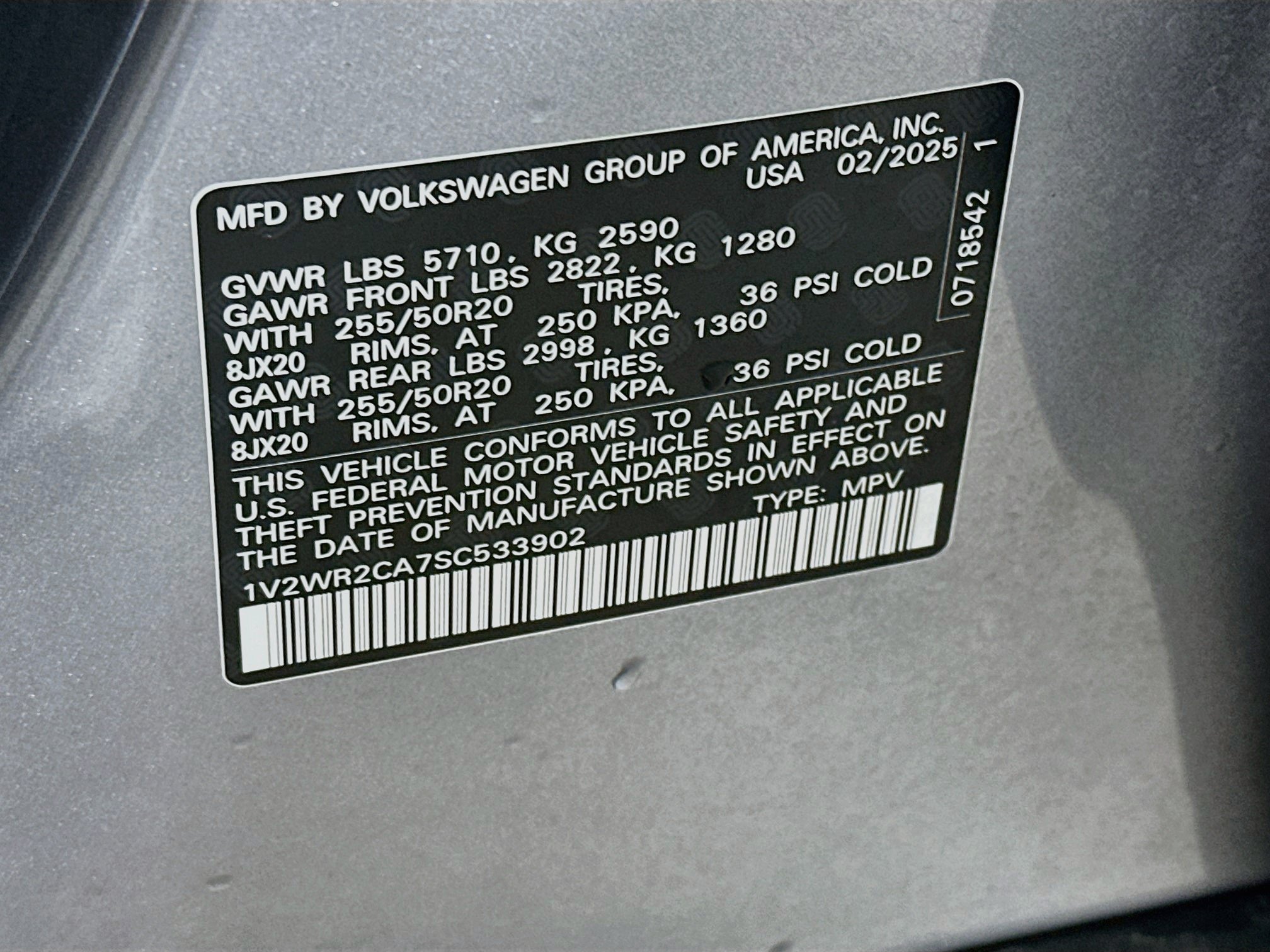 Used 2025 Volkswagen Atlas SE FWD image 12