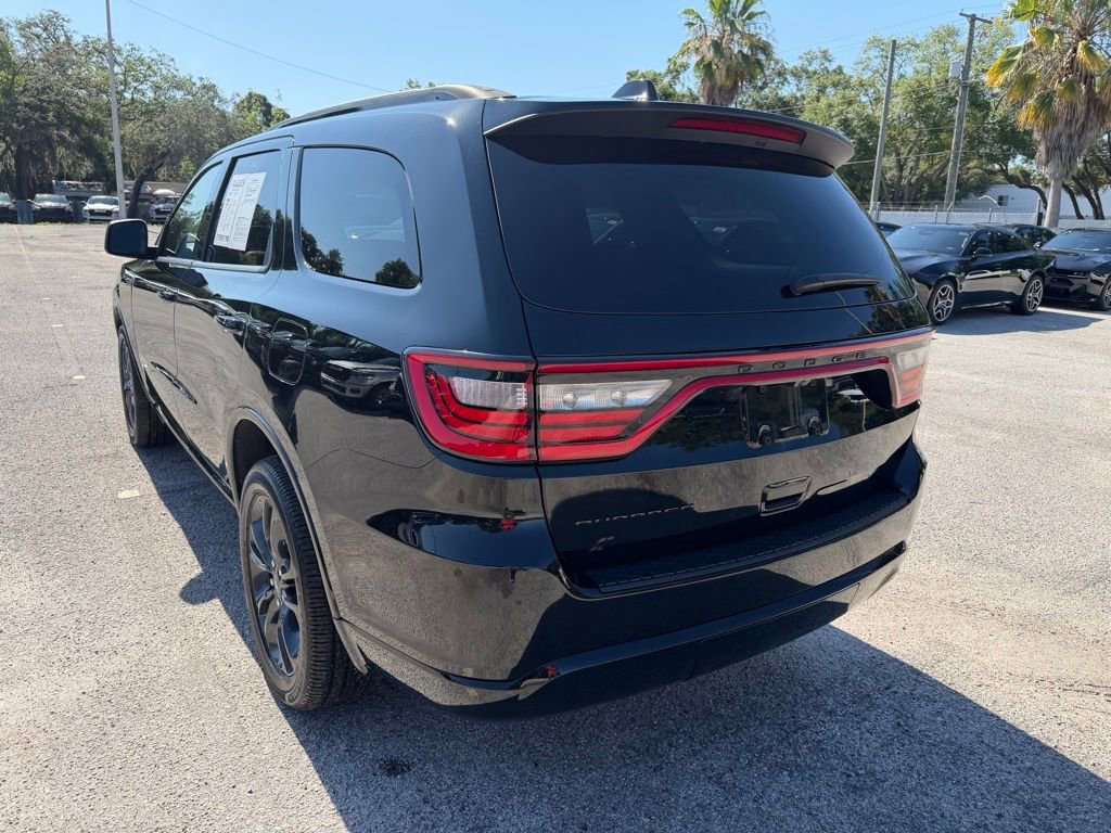Certified 2024 Dodge Durango SXT w/ SXT Blacktop Group AWD/4WD image 4