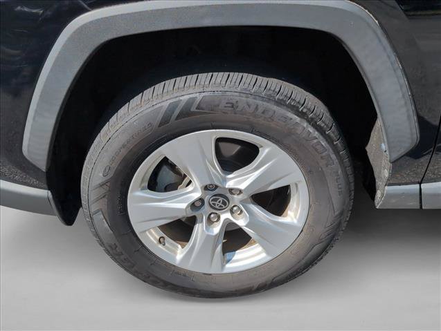 Used 2021 Toyota RAV4 XLE w/ XLE Grade Weather Package AWD/4WD image 30