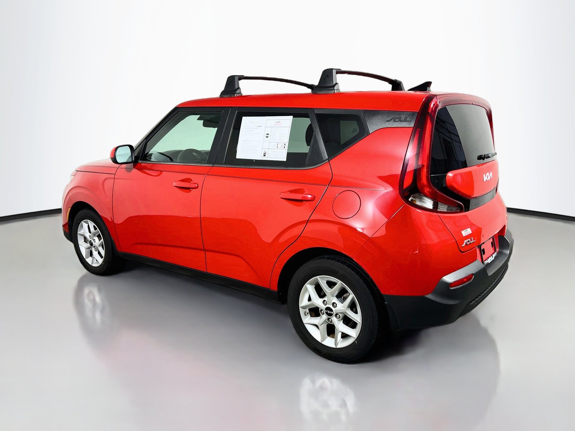 Used 2022 Kia Soul LX w/ Technology Package FWD image 8