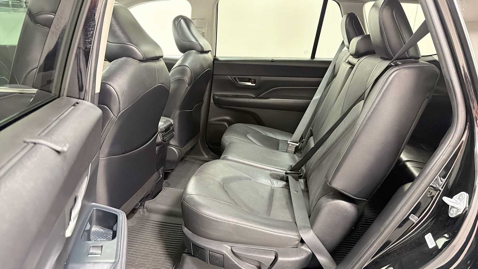 Certified 2024 Toyota Grand Highlander AWD image 25