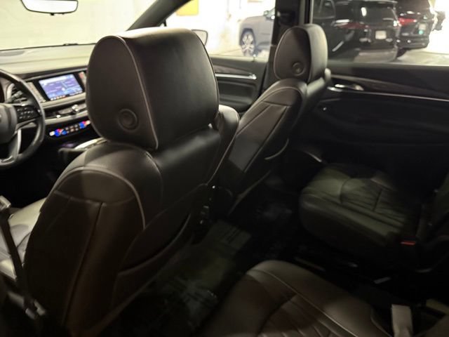 Used 2024 Buick Enclave Avenir w/ Avenir Technology Package AWD/4WD image 31