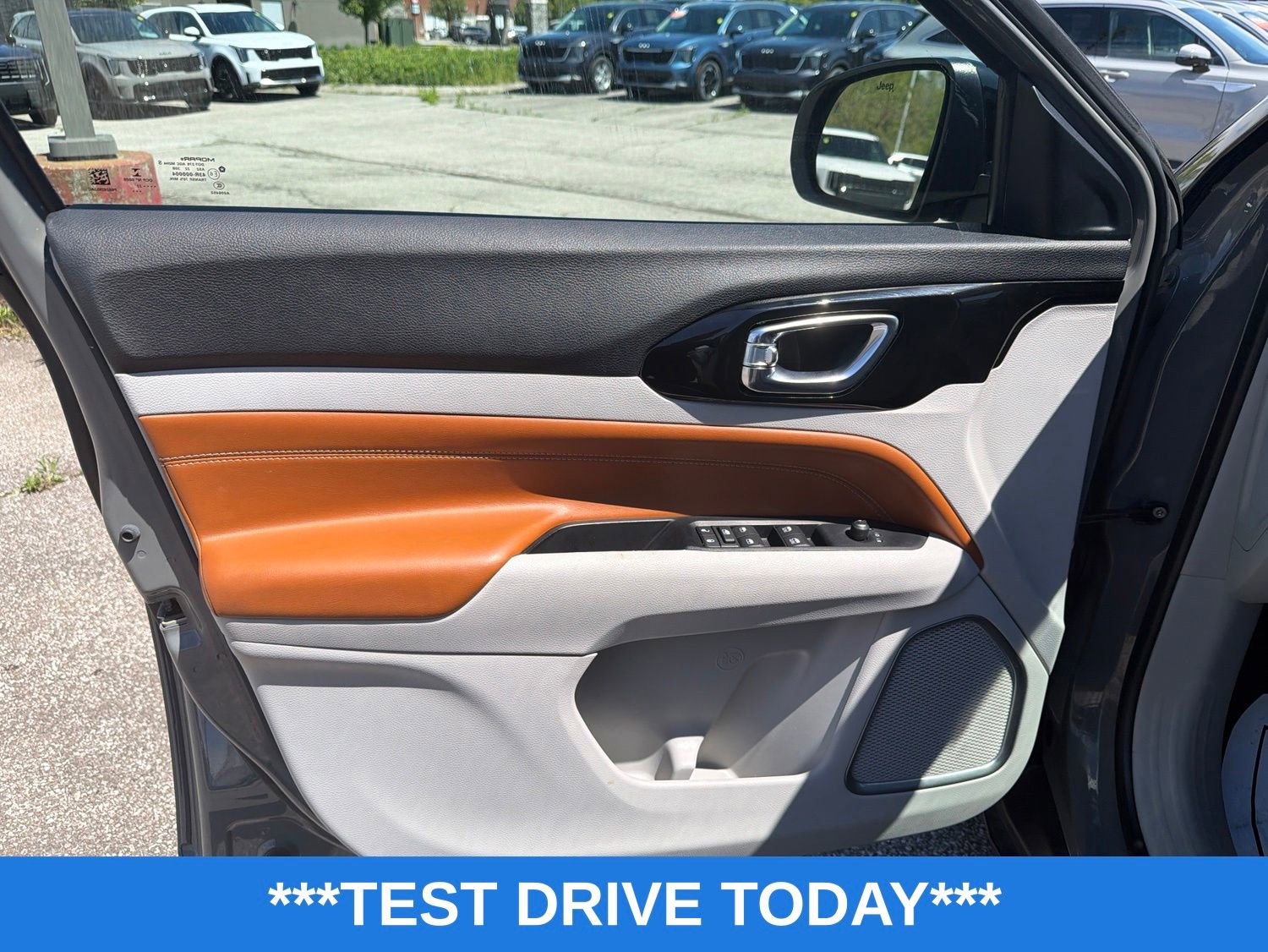 Used 2022 Jeep Compass Limited AWD/4WD image 10
