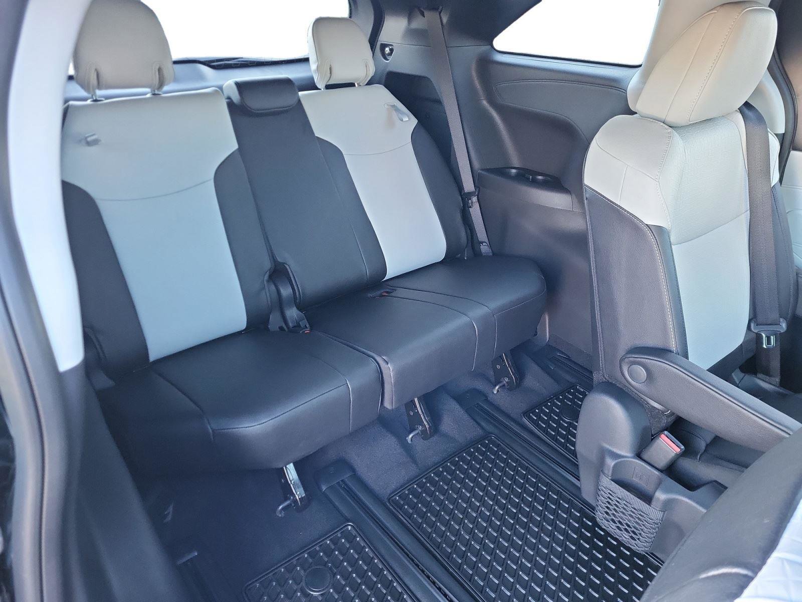 Used 2025 Toyota Sienna XSE image 15