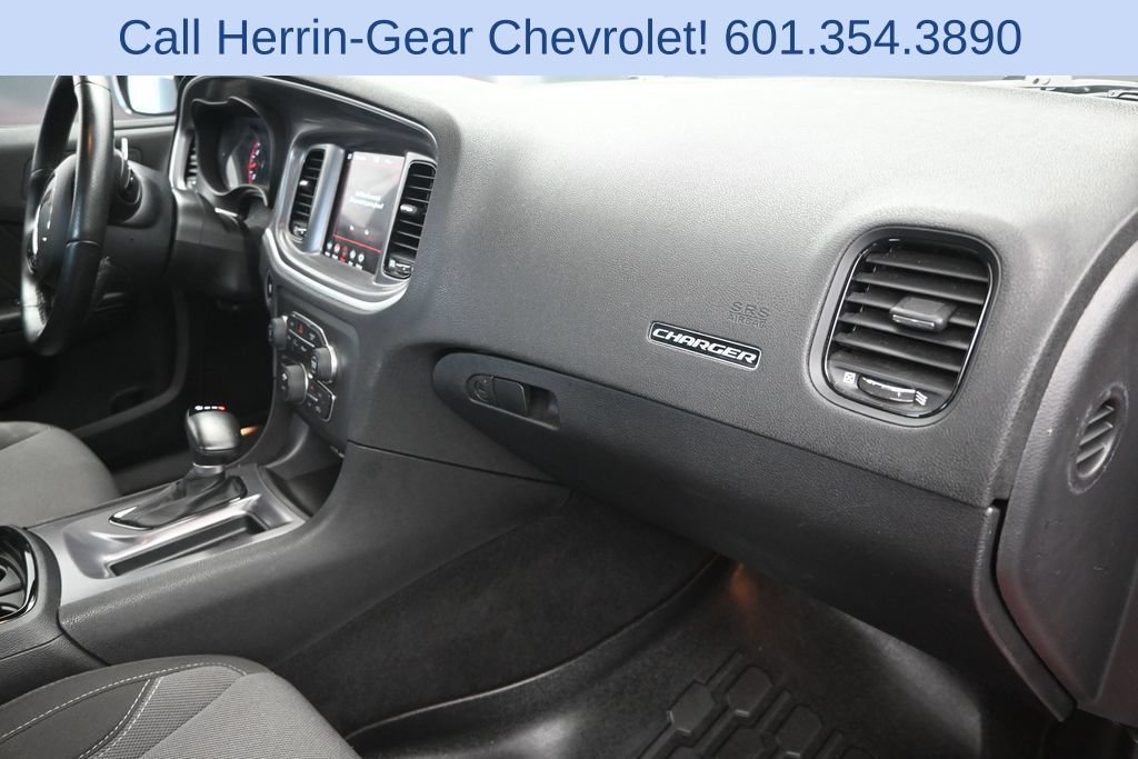 Used 2022 Dodge Charger SXT w/ Blacktop Package AWD/4WD image 24