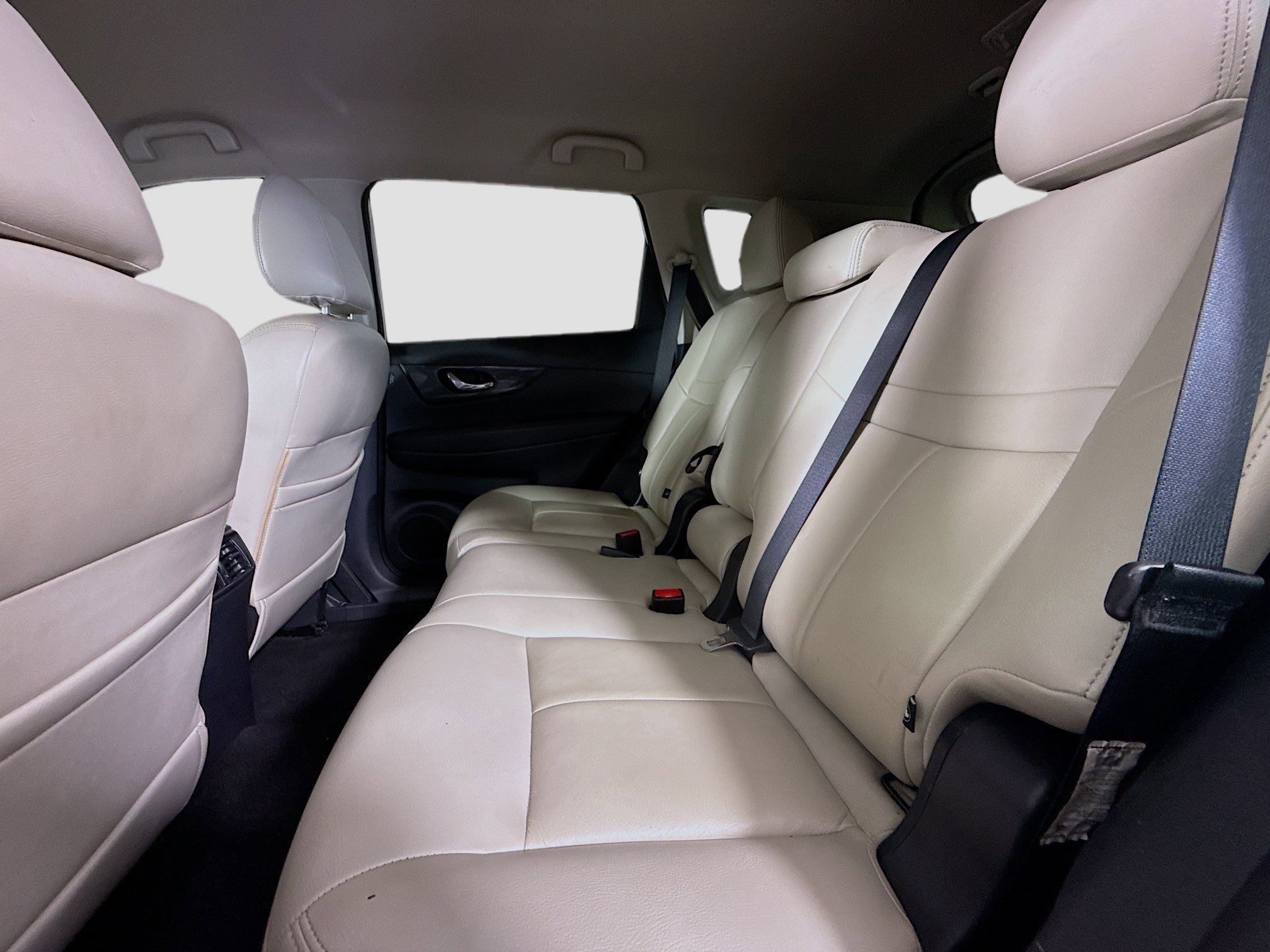 Used 2019 Nissan Rogue SV image 25