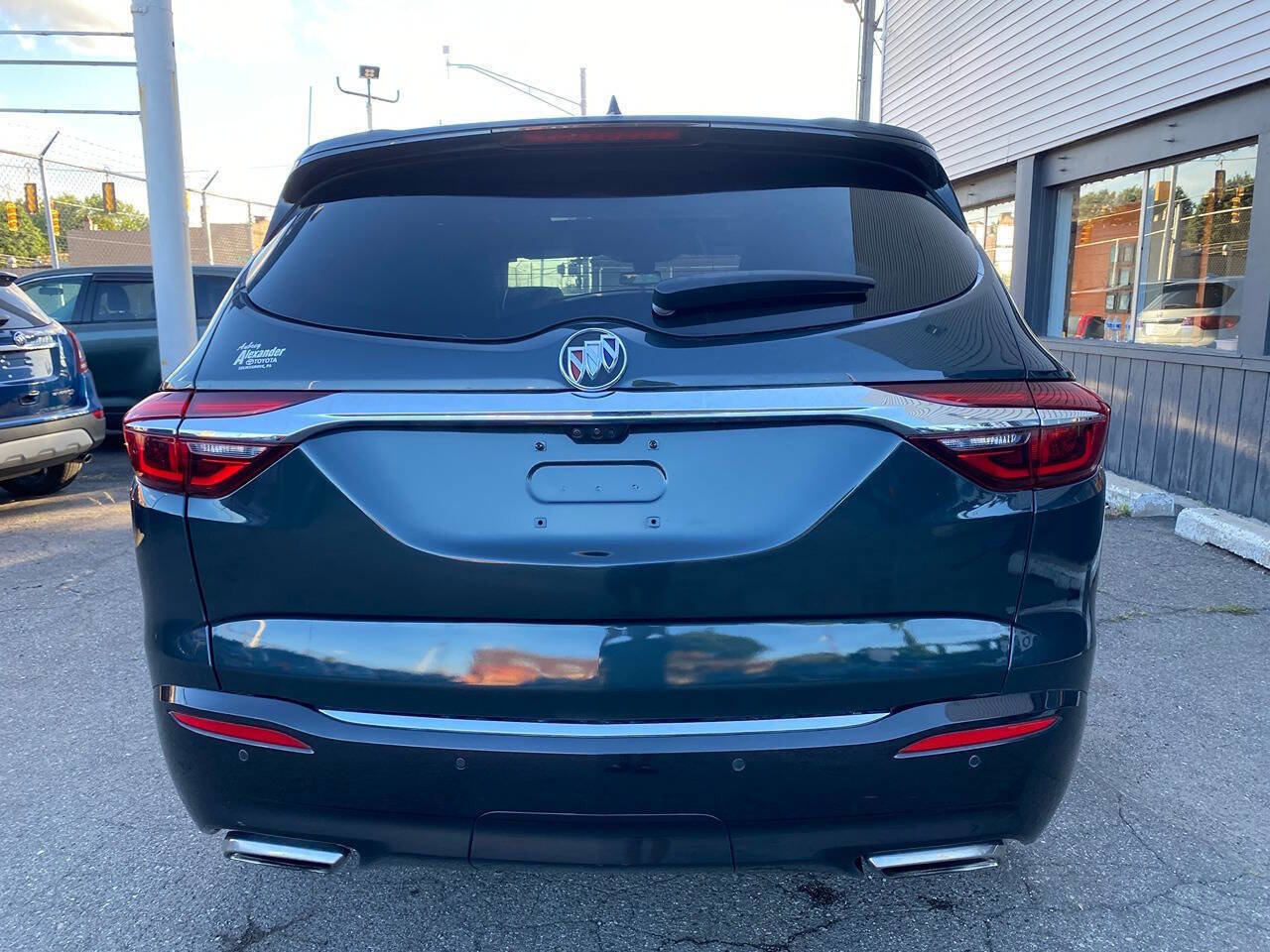 Used 2021 Buick Enclave Avenir AWD/4WD image 9