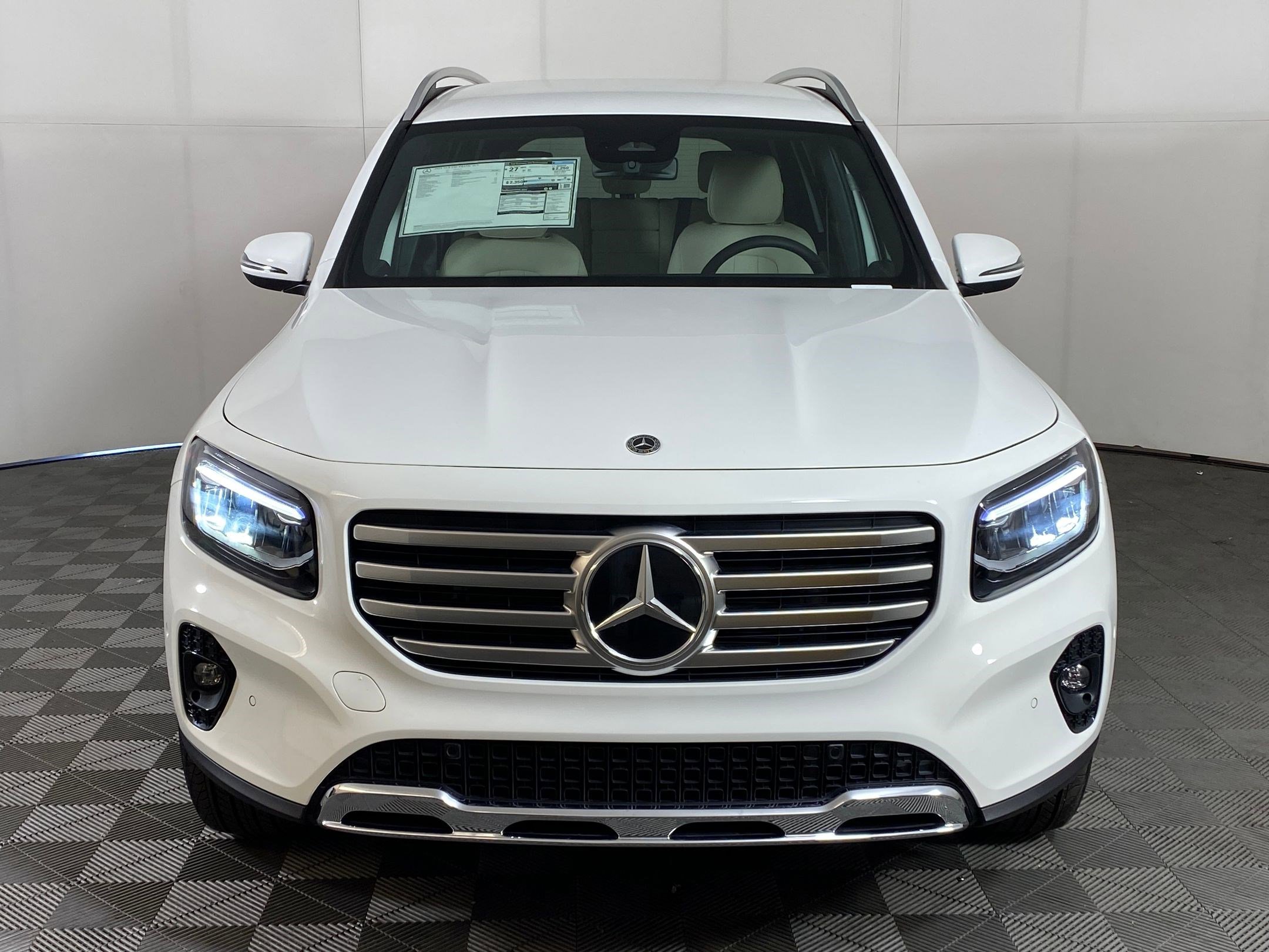 New 2025 Mercedes-Benz GLB 250 4MATIC image 5