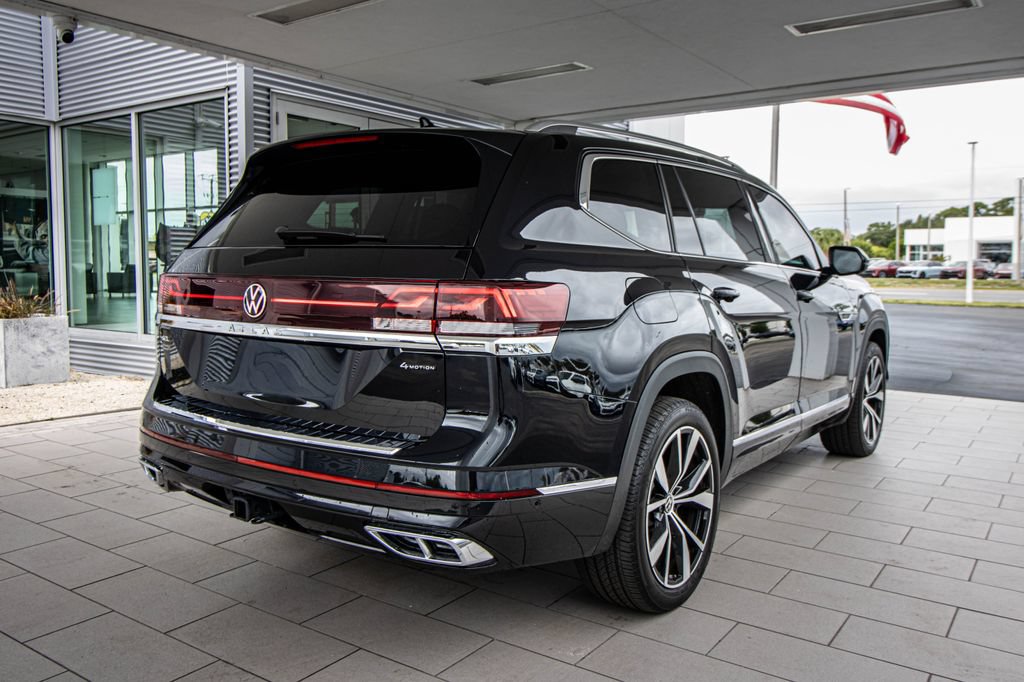 Used 2025 Volkswagen Atlas SEL Premium R-Line AWD/4WD image 2