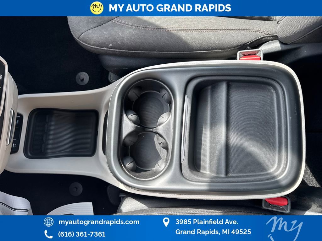 Used 2020 Chrysler Pacifica Touring w/ Cold Weather Group FWD image 29