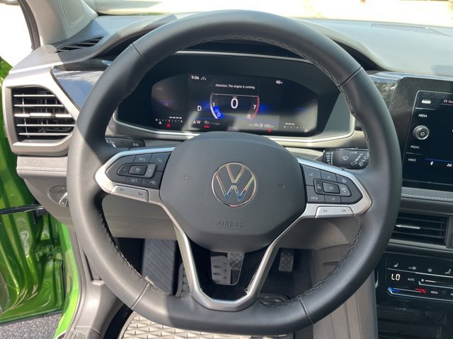New 2025 Volkswagen Taos SE image 19