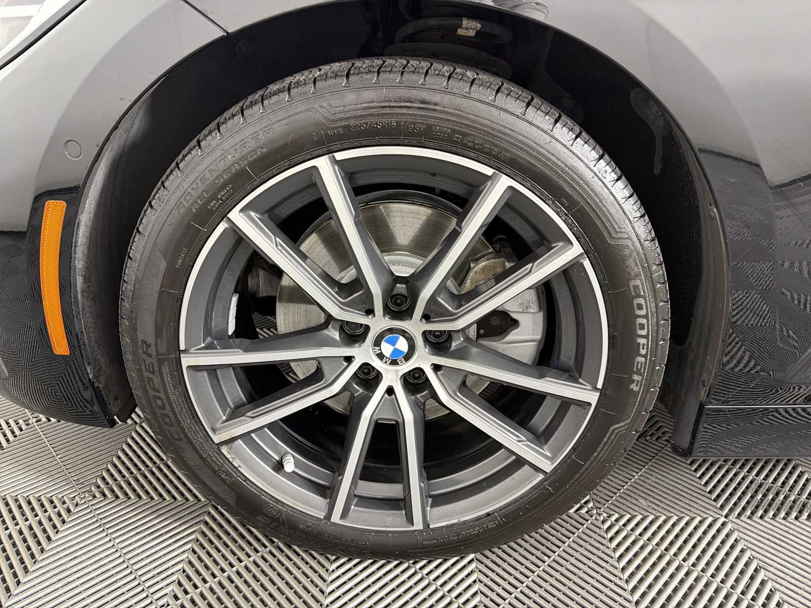 Used 2019 BMW 330i Sedan w/ Convenience Package RWD image 9