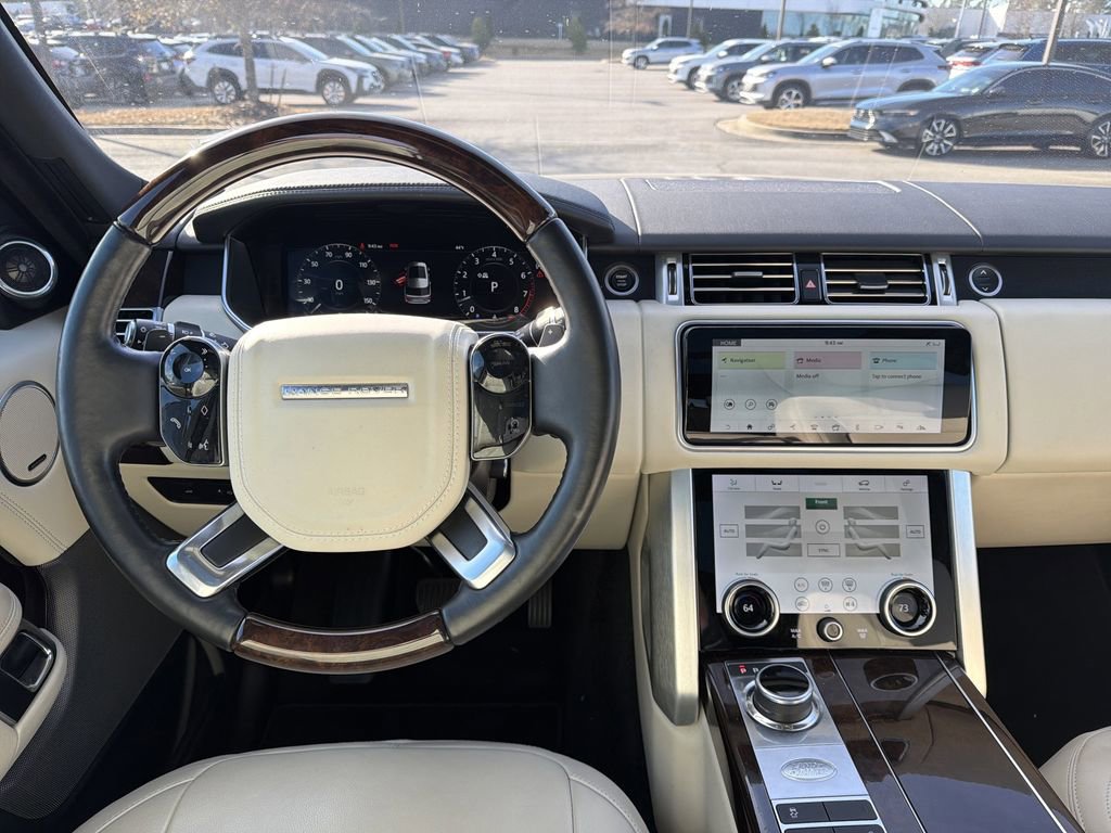Used 2022 Land Rover Range Rover image 6