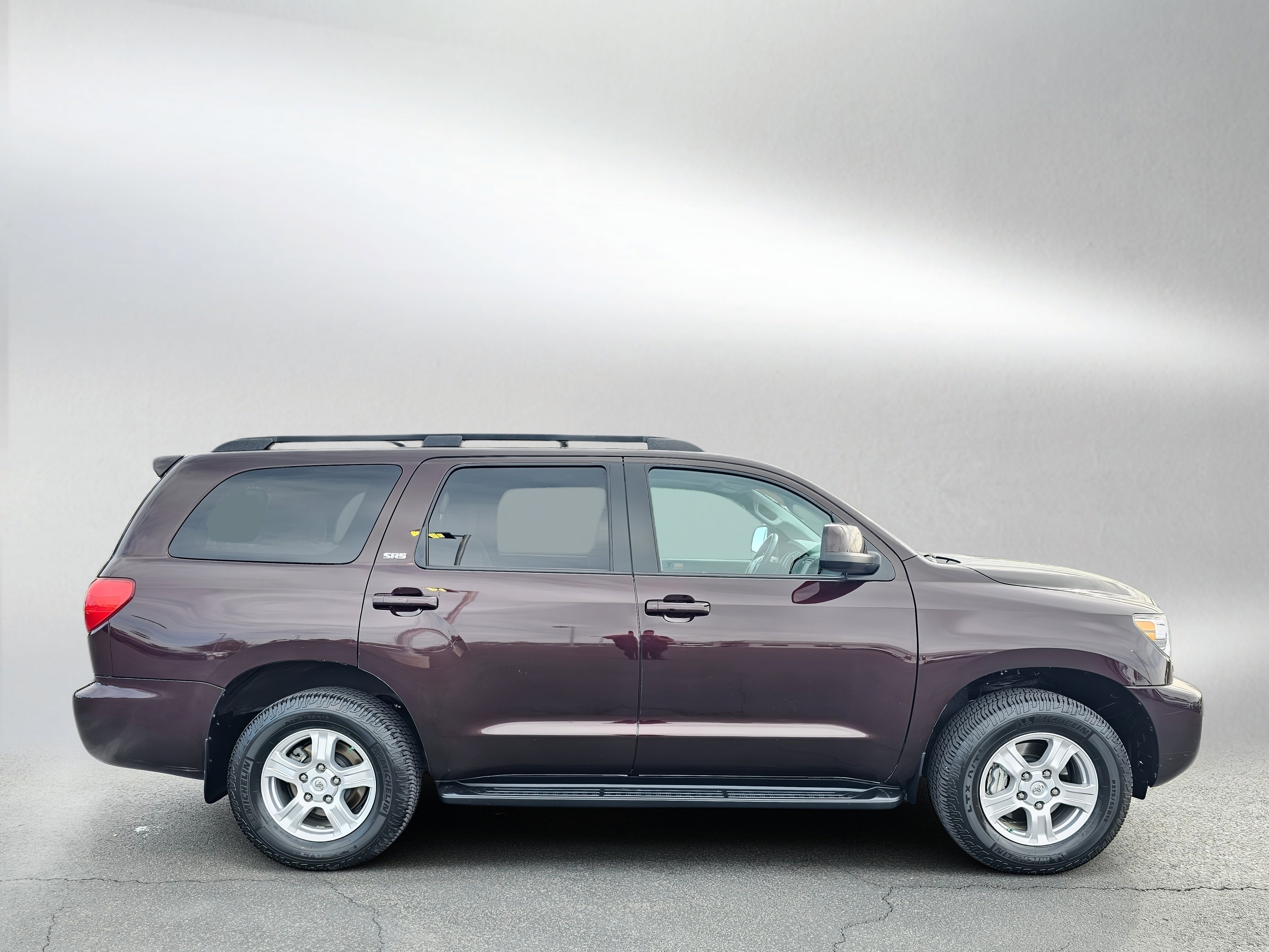 Used 2016 Toyota Sequoia SR5 AWD/4WD image 6