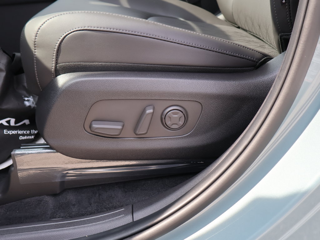 New 2027 Kia Carnival SX FWD image 22