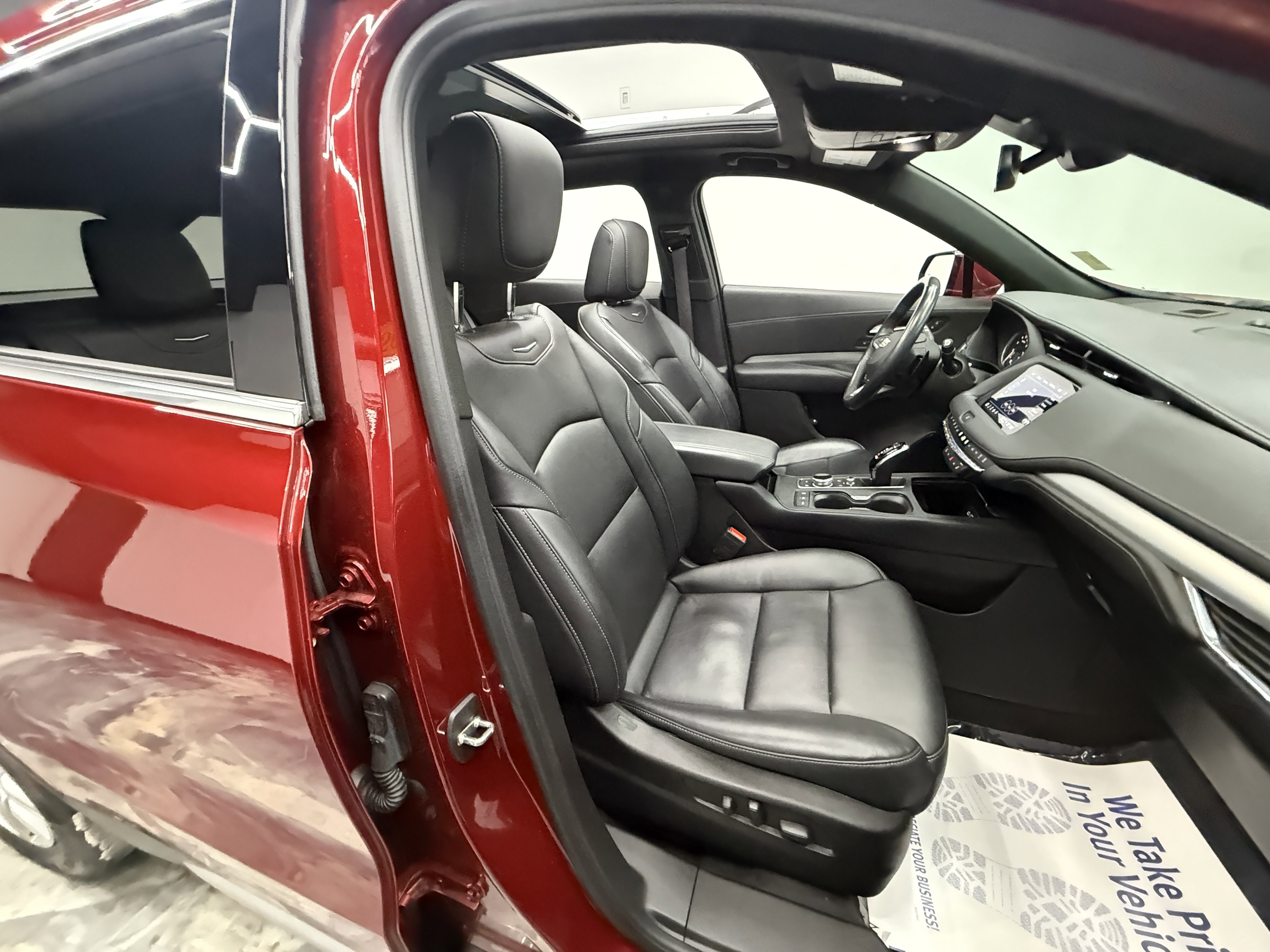 Used 2023 Cadillac XT4 Premium Luxury image 23