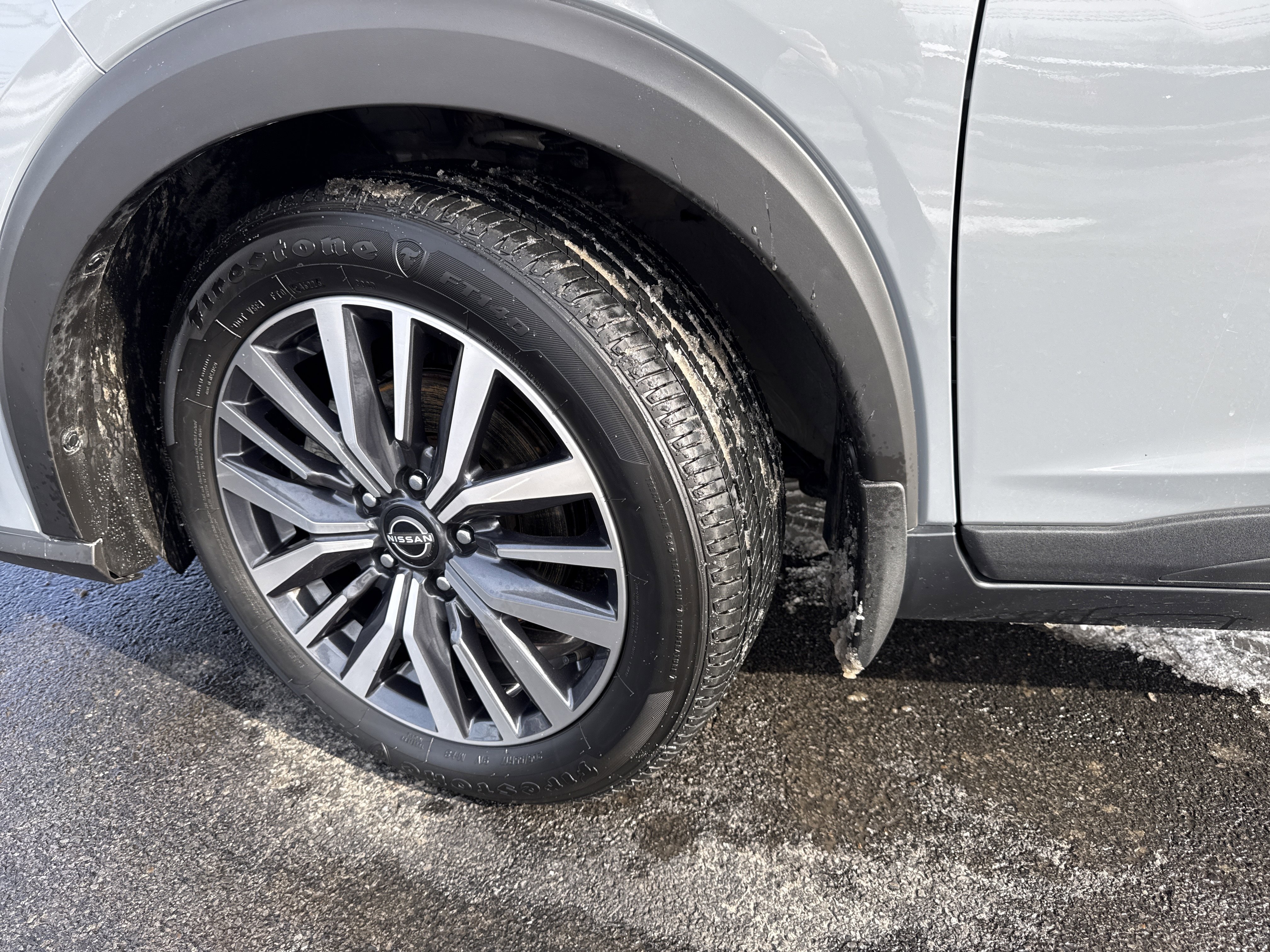 Used 2023 Nissan Kicks SV image 3