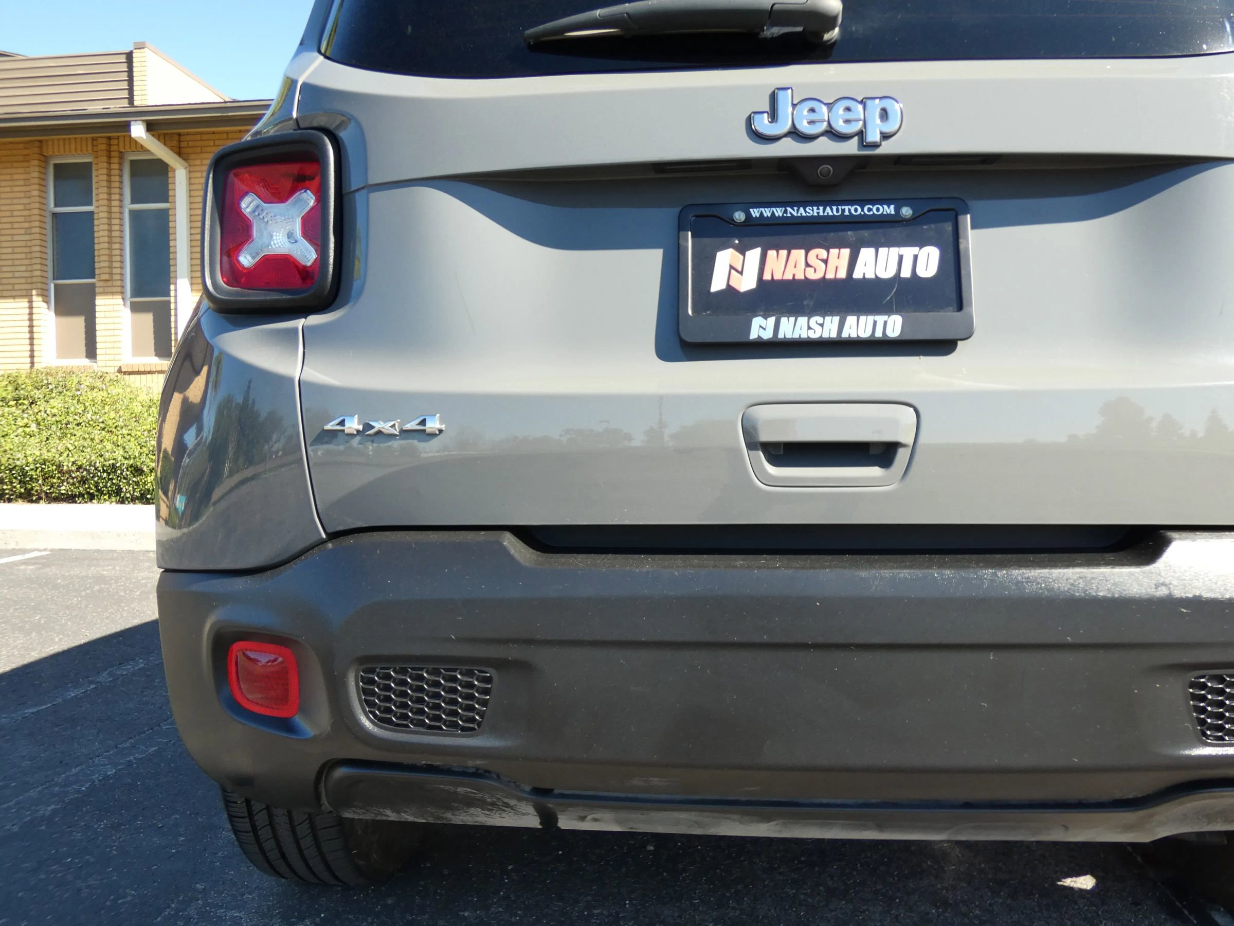 Used 2022 Jeep Renegade Latitude image 11