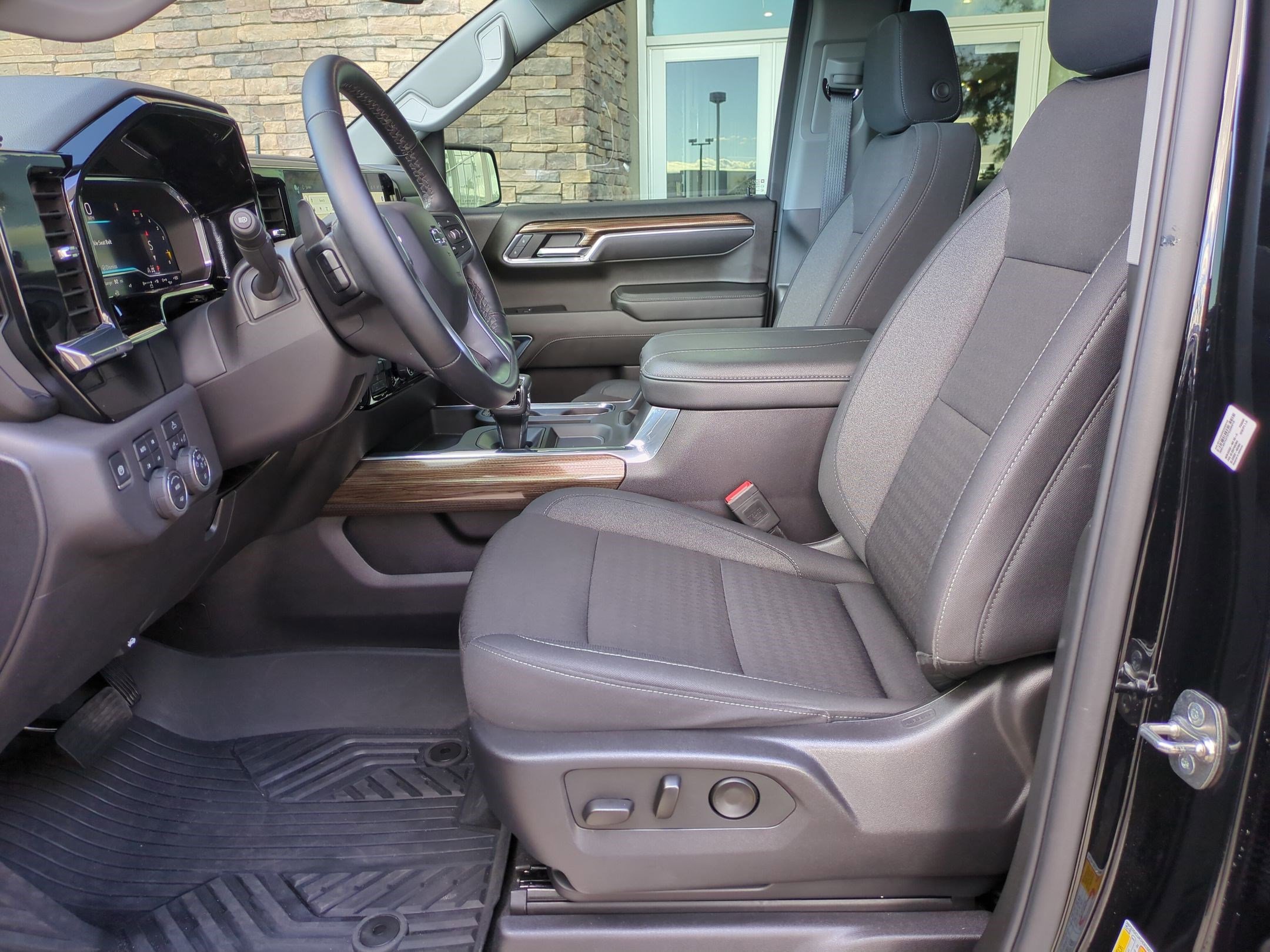 Used 2025 Chevrolet Silverado 1500 LT Trail Boss image 25