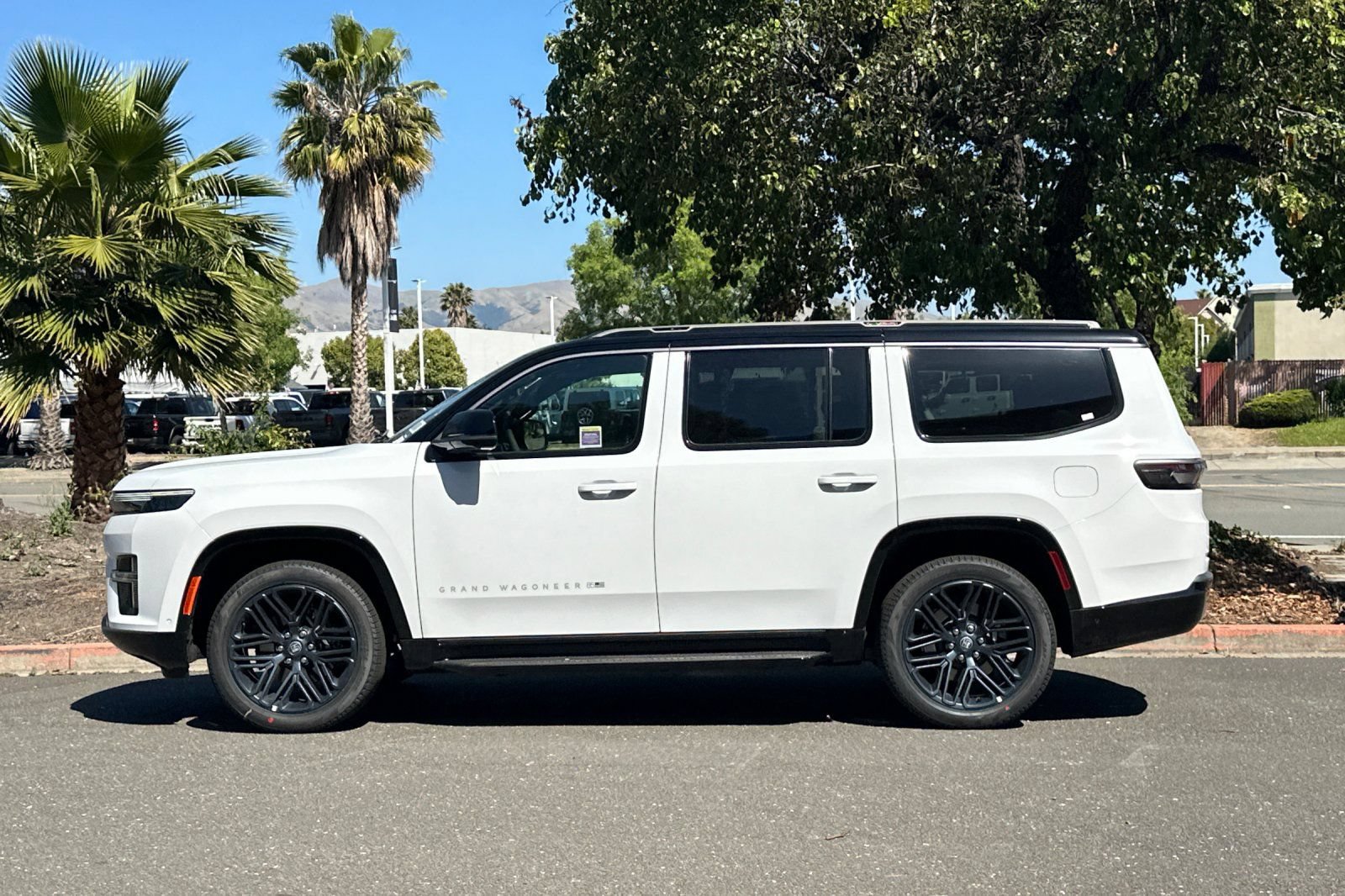 New 2026 Jeep Grand Wagoneer 4WD image 6