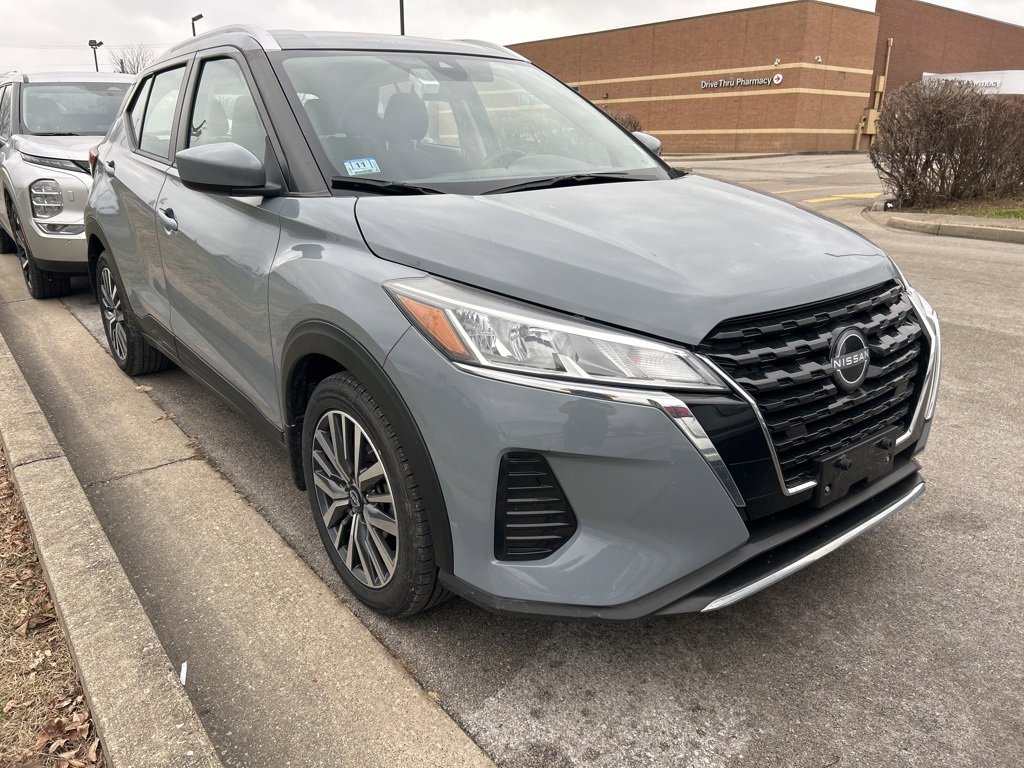 Used 2023 Nissan Kicks SV image 3