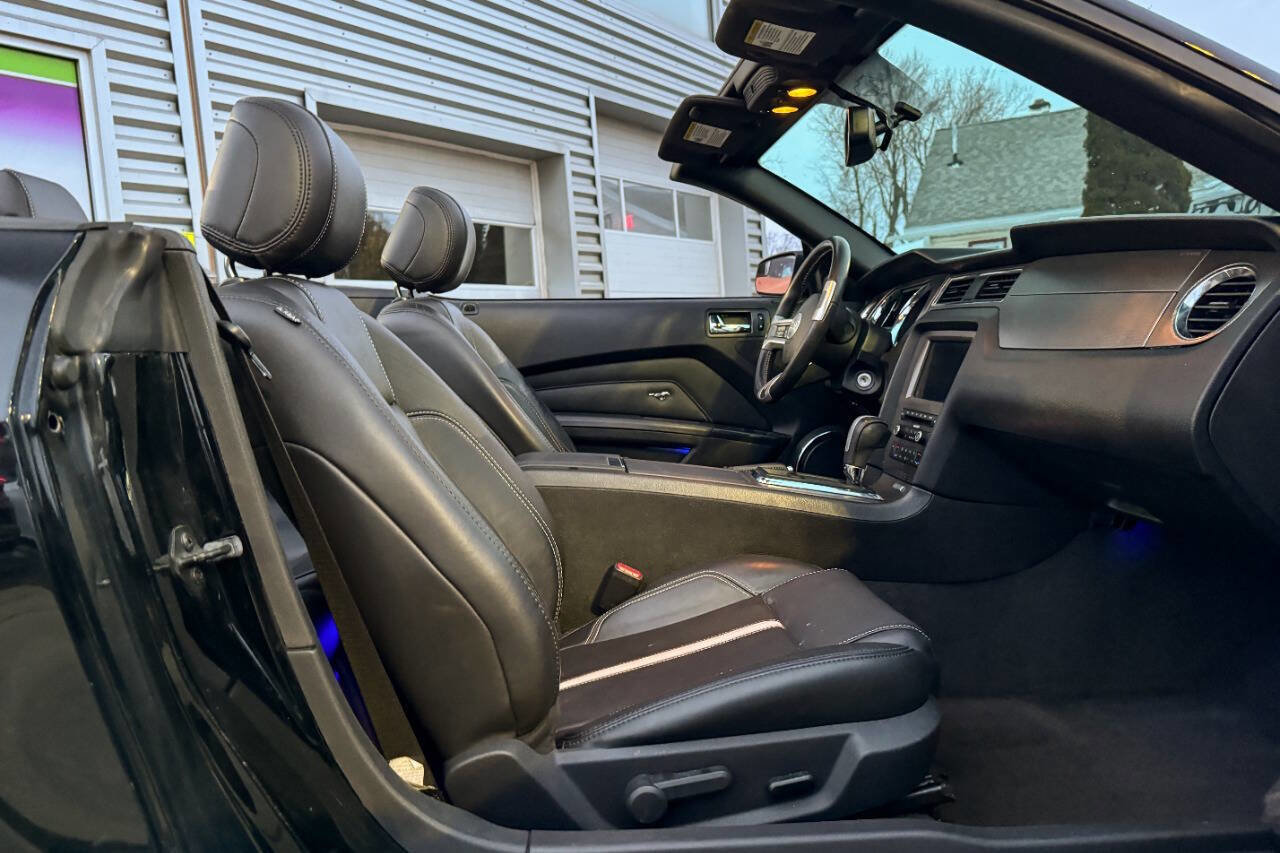 Used 2013 Ford Mustang GT Premium w/ Electronics Pkg image 12