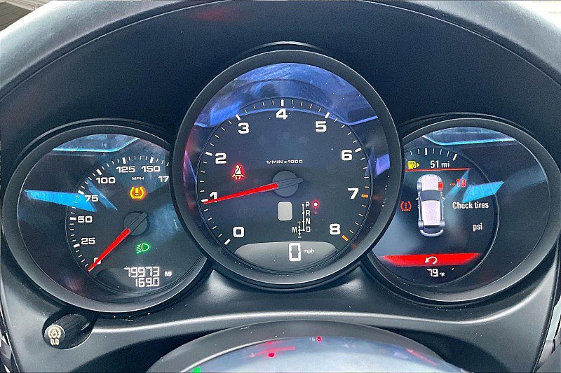 Used 2018 Porsche Macan AWD/4WD image 19