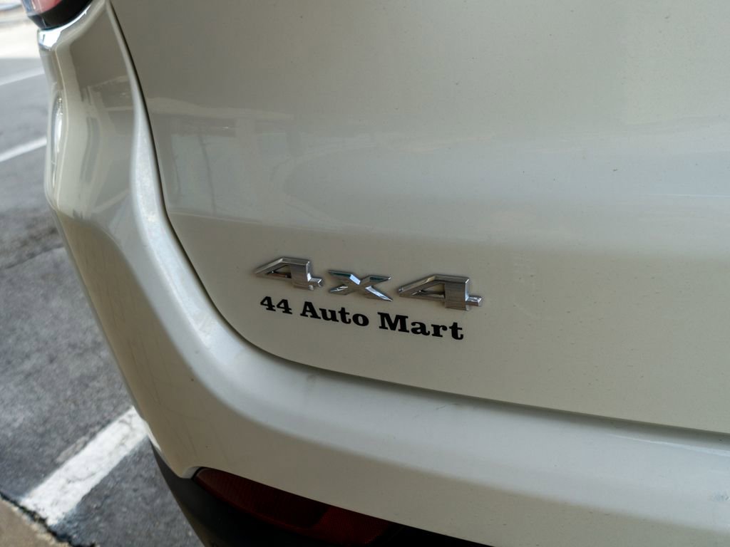 Used 2018 Jeep Compass Limited w/ Navigation Group image 3