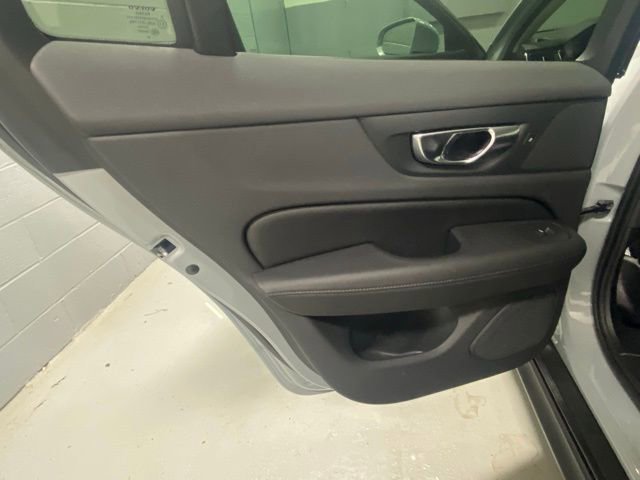Certified 2025 Volvo V60 B5 Cross Country Plus image 7