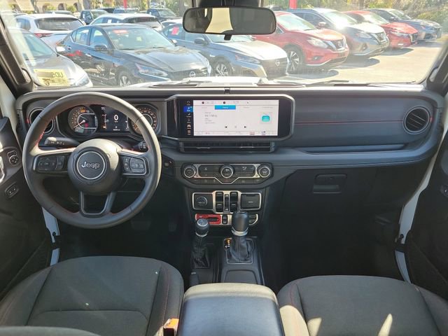 Used 2024 Jeep Wrangler Unlimited Rubicon AWD/4WD image 22