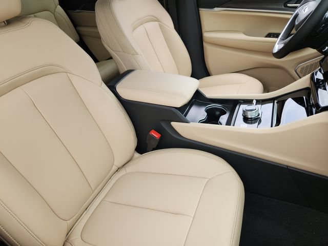 New 2026 Jeep Grand Cherokee L Limited w/ Limited Altitude Package AWD/4WD image 9