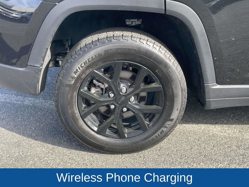 Certified 2025 Jeep Grand Cherokee Altitude image 13