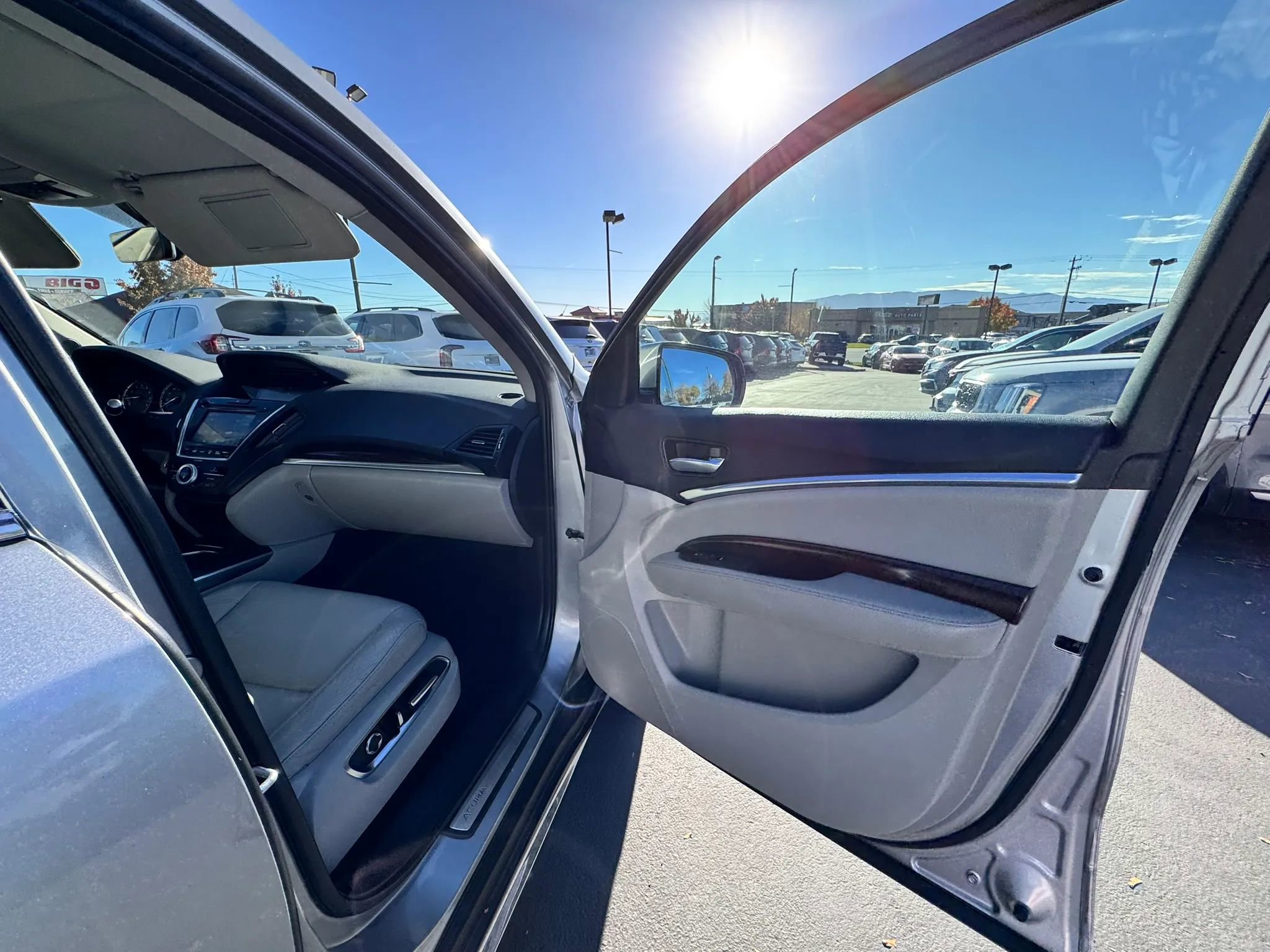 Used 2020 Acura MDX SH-AWD image 32