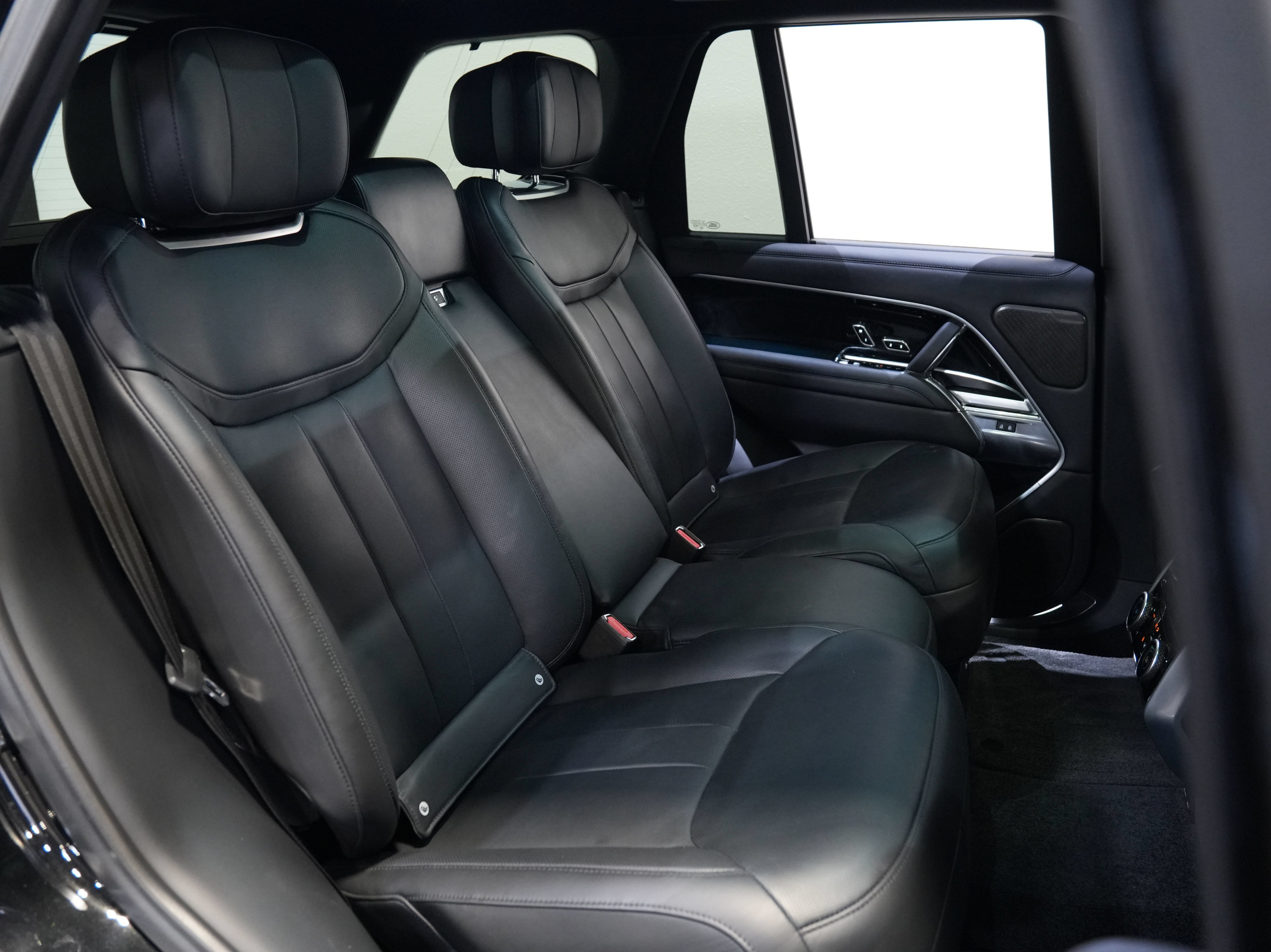 Used 2024 Land Rover Range Rover Autobiography AWD/4WD image 35