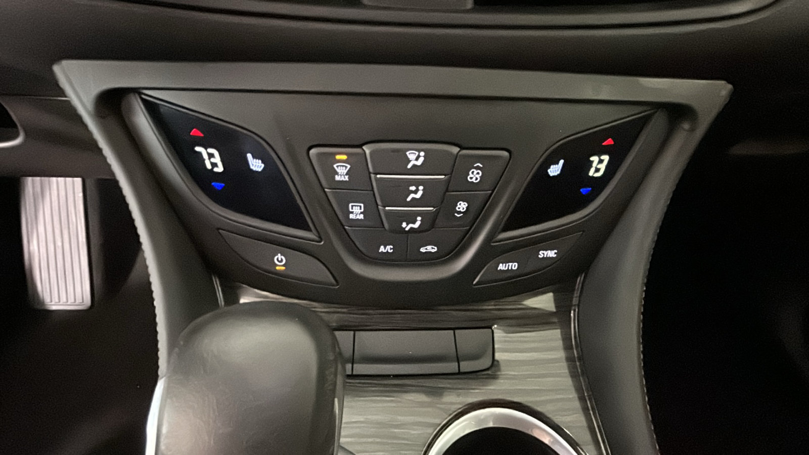 Used 2017 Buick Envision Essence AWD/4WD image 26