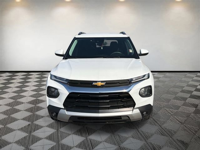 Used 2023 Chevrolet TrailBlazer LT FWD image 2