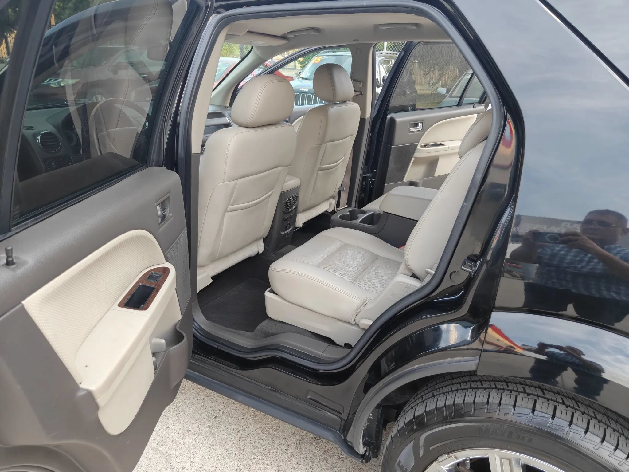 Used 2008 Ford Taurus X Limited FWD image 11