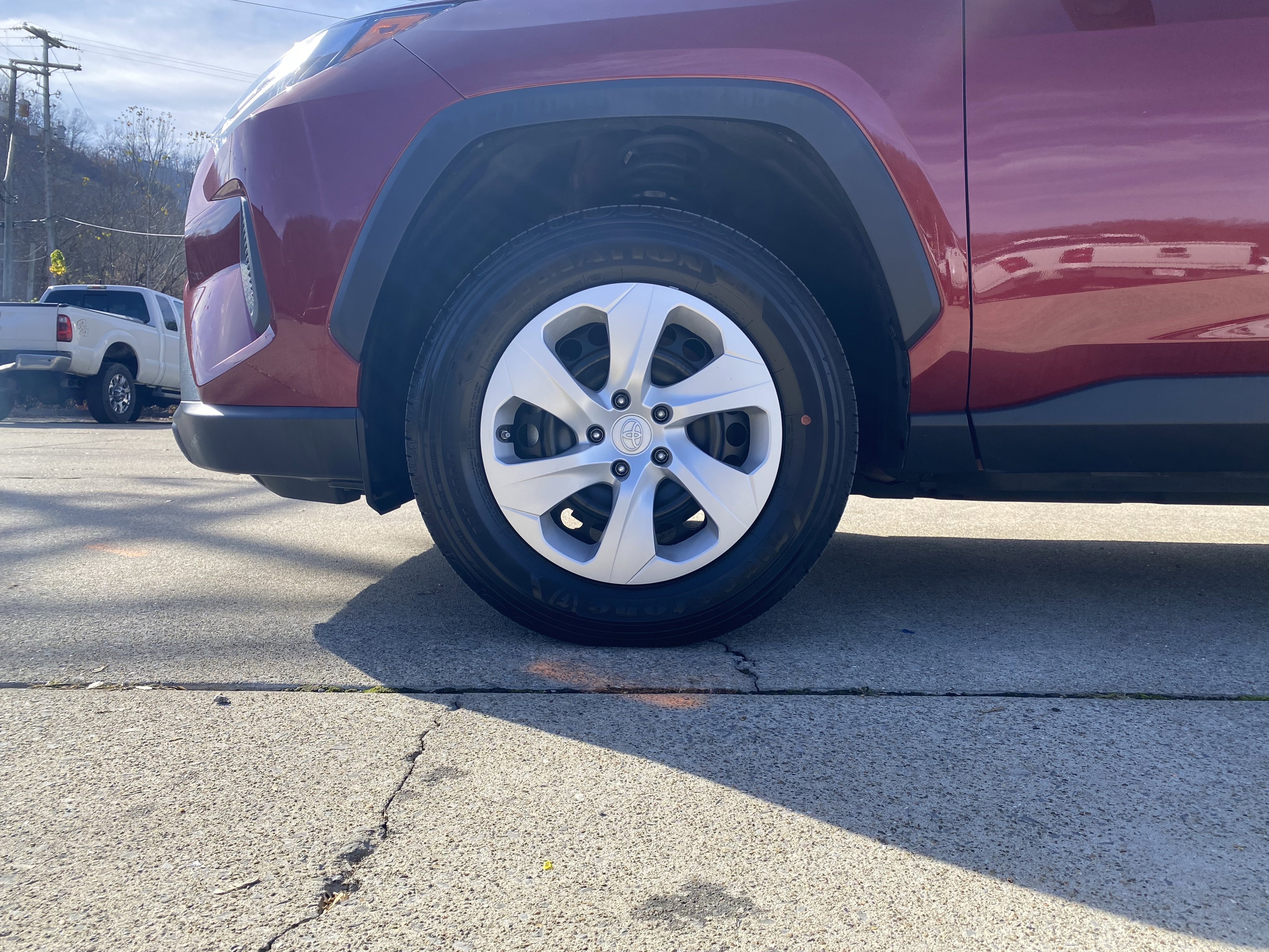 Used 2024 Toyota RAV4 LE image 31