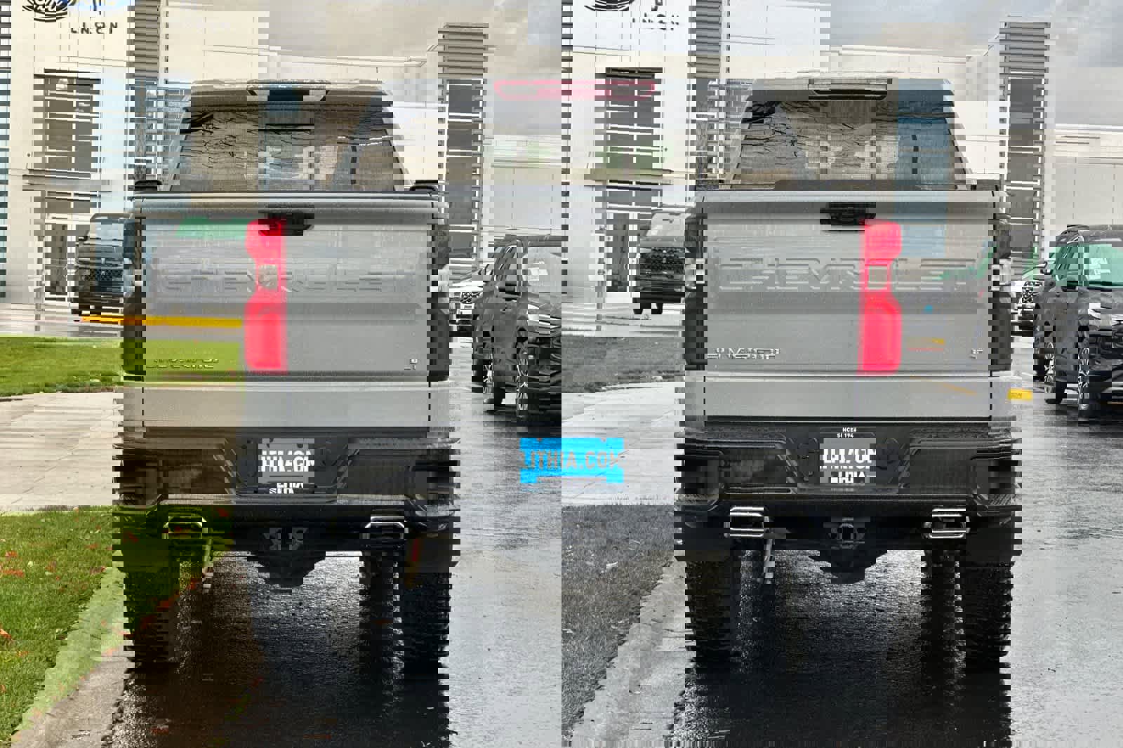 Used 2024 Chevrolet Silverado 1500 LT Trail Boss w/ Convenience Package II image 7