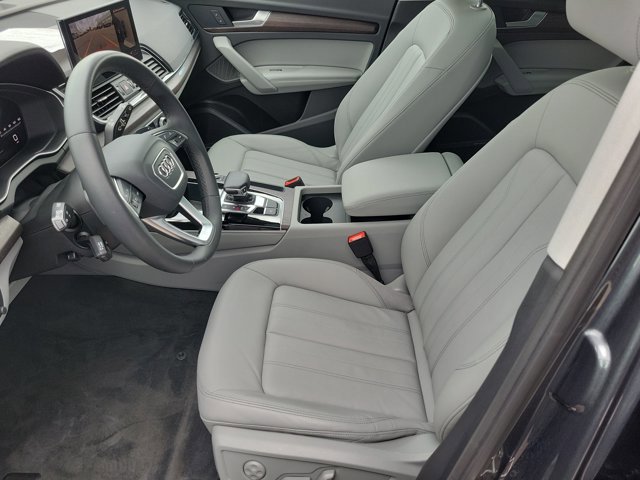 Used 2023 Audi Q5 2.0T Premium Plus AWD/4WD image 16