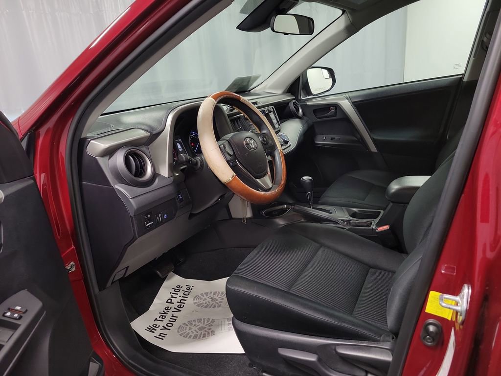 Used 2018 Toyota RAV4 LE image 12