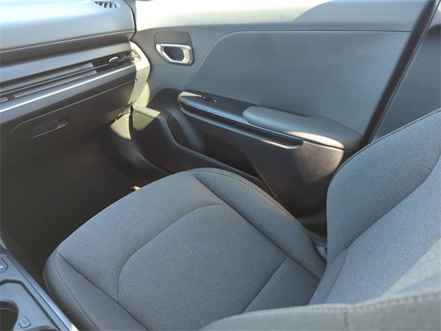 Used 2025 Kia K4 LXS image 21