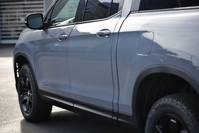 New 2026 Honda Ridgeline Black Edition image 11