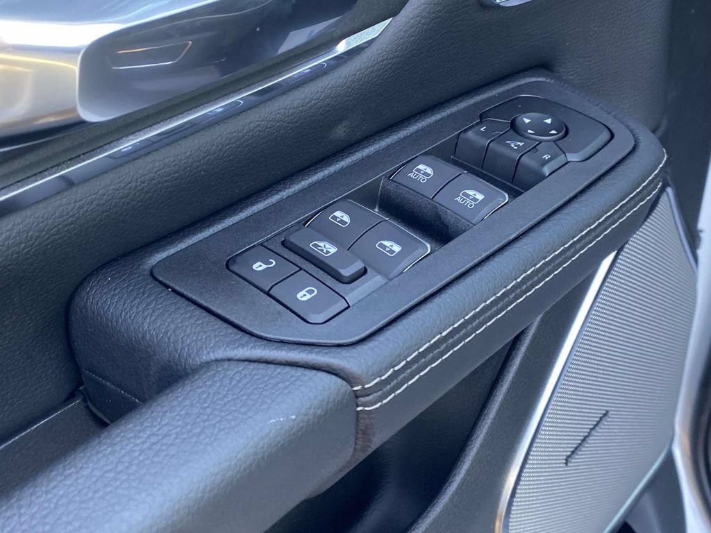New 2026 RAM 1500 Laramie w/ Night Edition AWD/4WD image 15