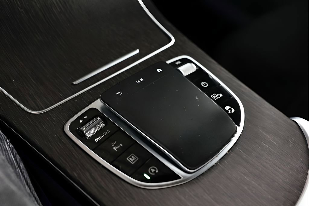 Used 2022 Mercedes-Benz GLC 300 4MATIC image 26